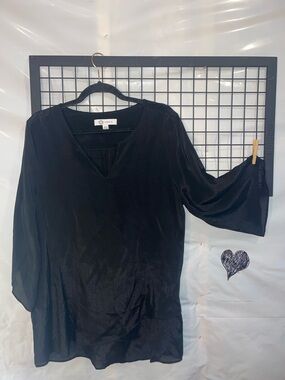 Cristina B Black V-Neck Blouse